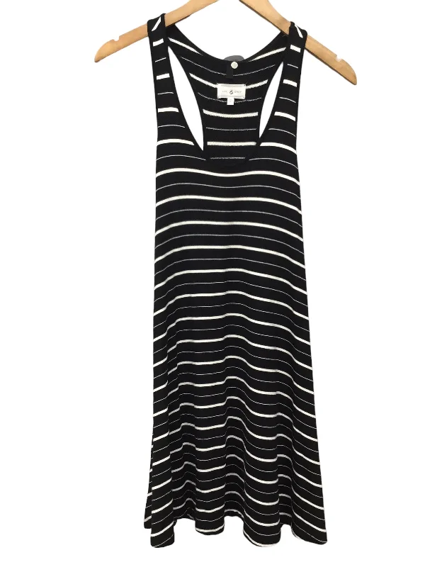 Dress Casual Midi By Lou And Grey  Size: Xs