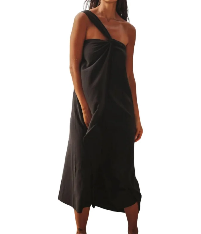 Pia Maxi Dress In Black